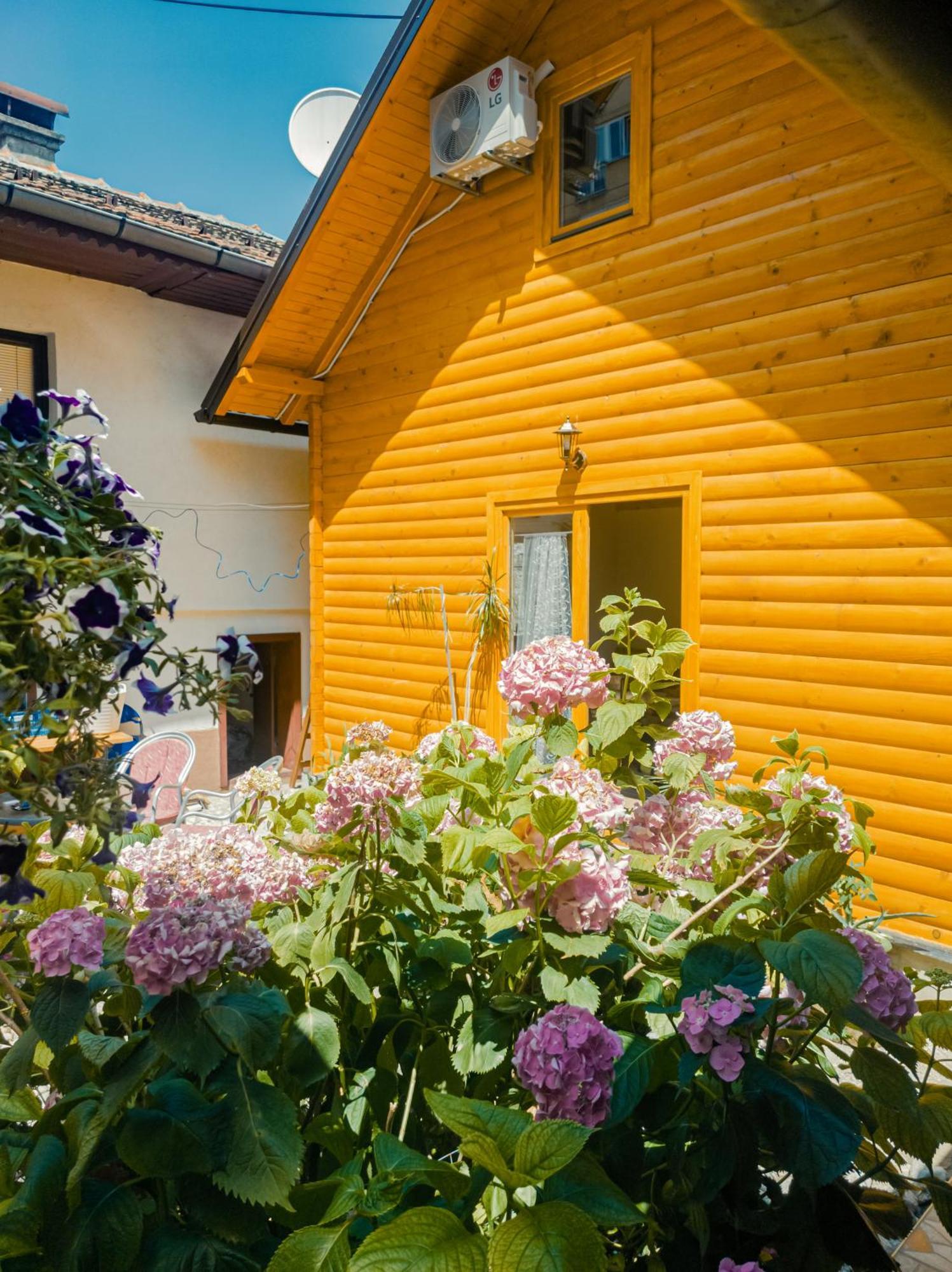 Guest house Nizama's Place Saraievo Exterior foto
